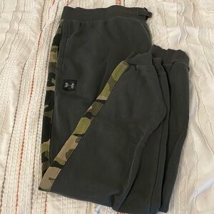 5 for $5 EUC men’s under armour green sweatpants with camp detail xxl